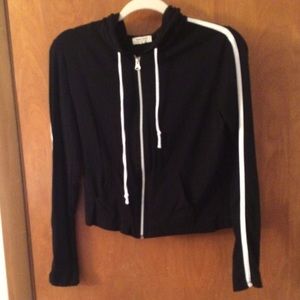 Black cropped sweatshirt